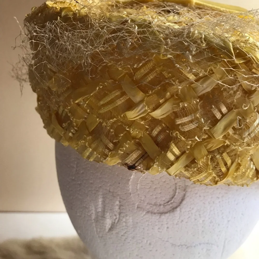 Vintage 50s Womens Yellow Straw Pillbox Hat - Picture 5 of 9